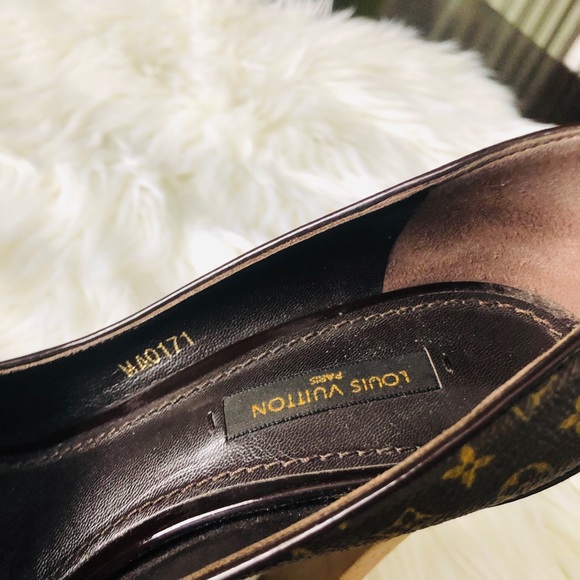 Authentic Louis Vuitton cute shoes - Picture 6 of 9